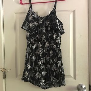 Black & white tropical print jumper!